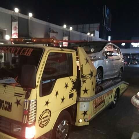 TARIF JASA DEREK MOBIL JOGJA 085101189443
